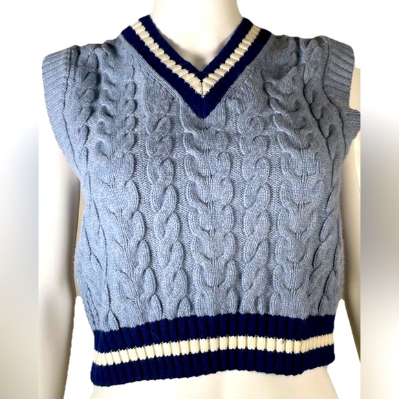 Aritizia Sunday Best Cable Knit Blue Sleeveless Light Acadeima Crop Sweater XXS - Picture 1 of 15